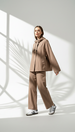 جاكيت نسائي كم عريض