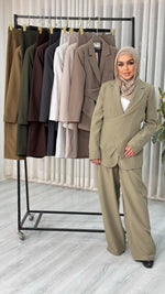 بدلة نسائى بقصة انثوية