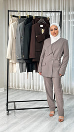 بدلة نسائي برباط جانبي