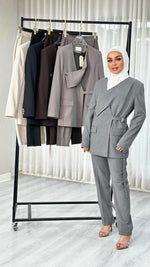 بدلة نسائي برباط جانبي