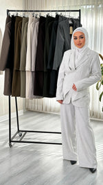 بدلة نسائى بقصة انثوية