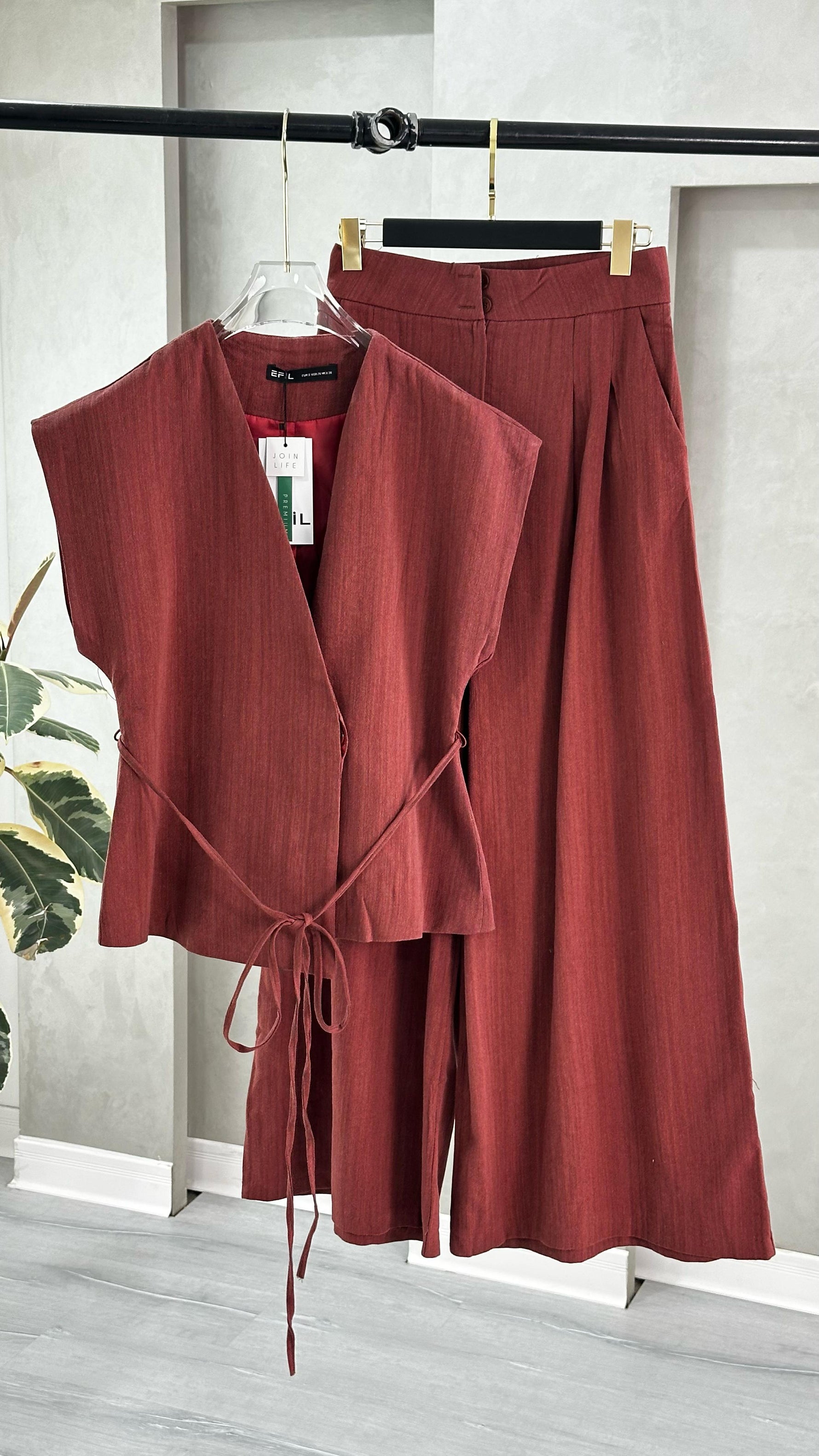 بدلة حفر نسائي