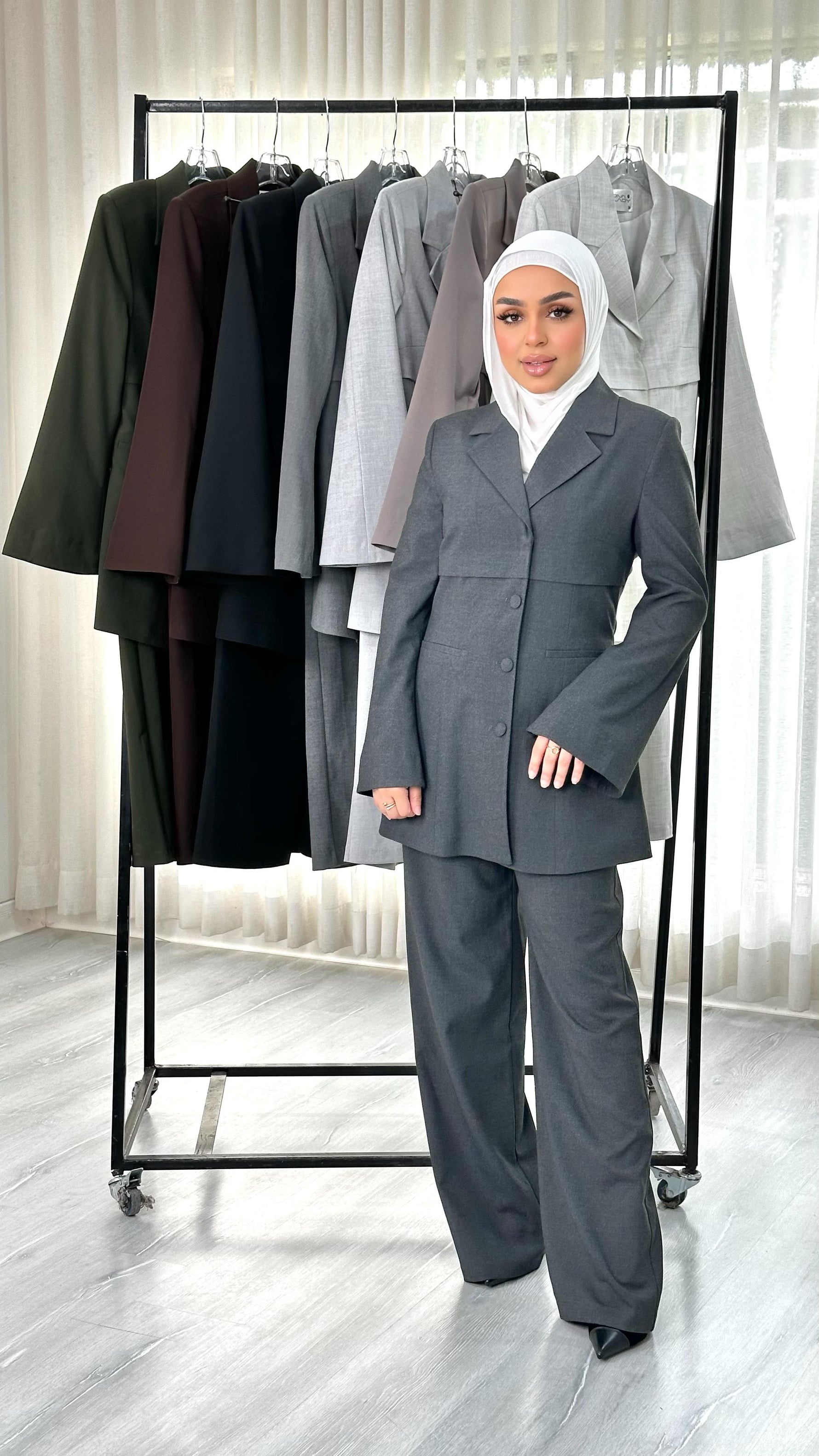 بدلة نسائي بردة صدرية