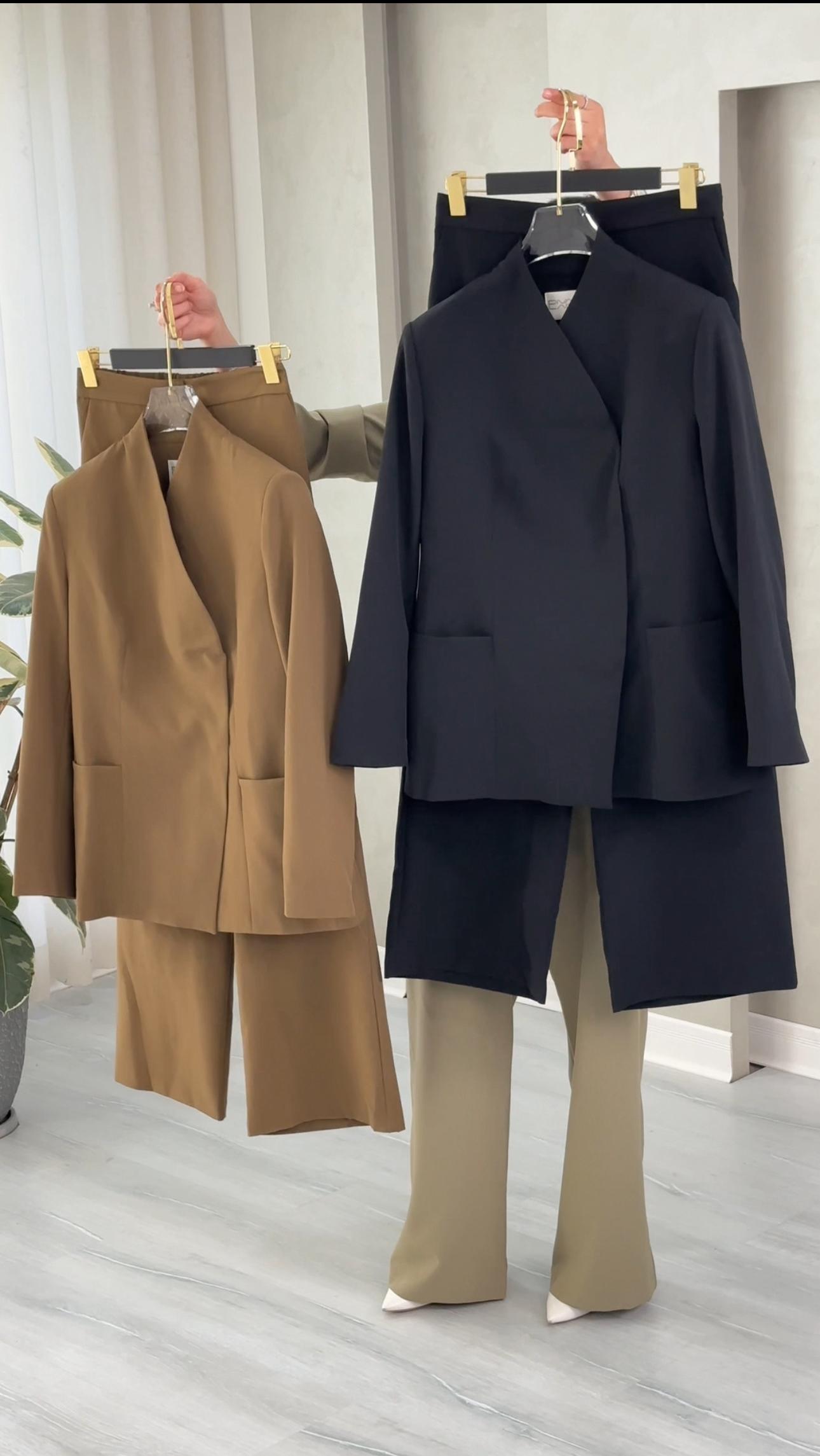 بدلة نسائي زر جانبي