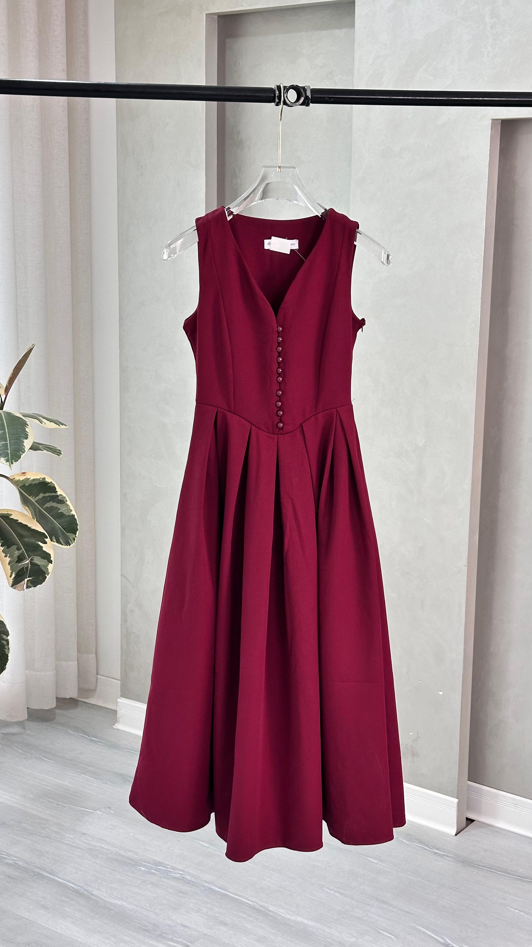 فستان نسائي من غير اكمام