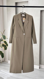 جاكيت نسائي مع زر