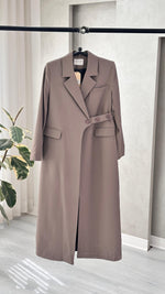 جاكيت حزام ع جنب ازرار