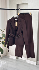 بدلة نسائي بحزام