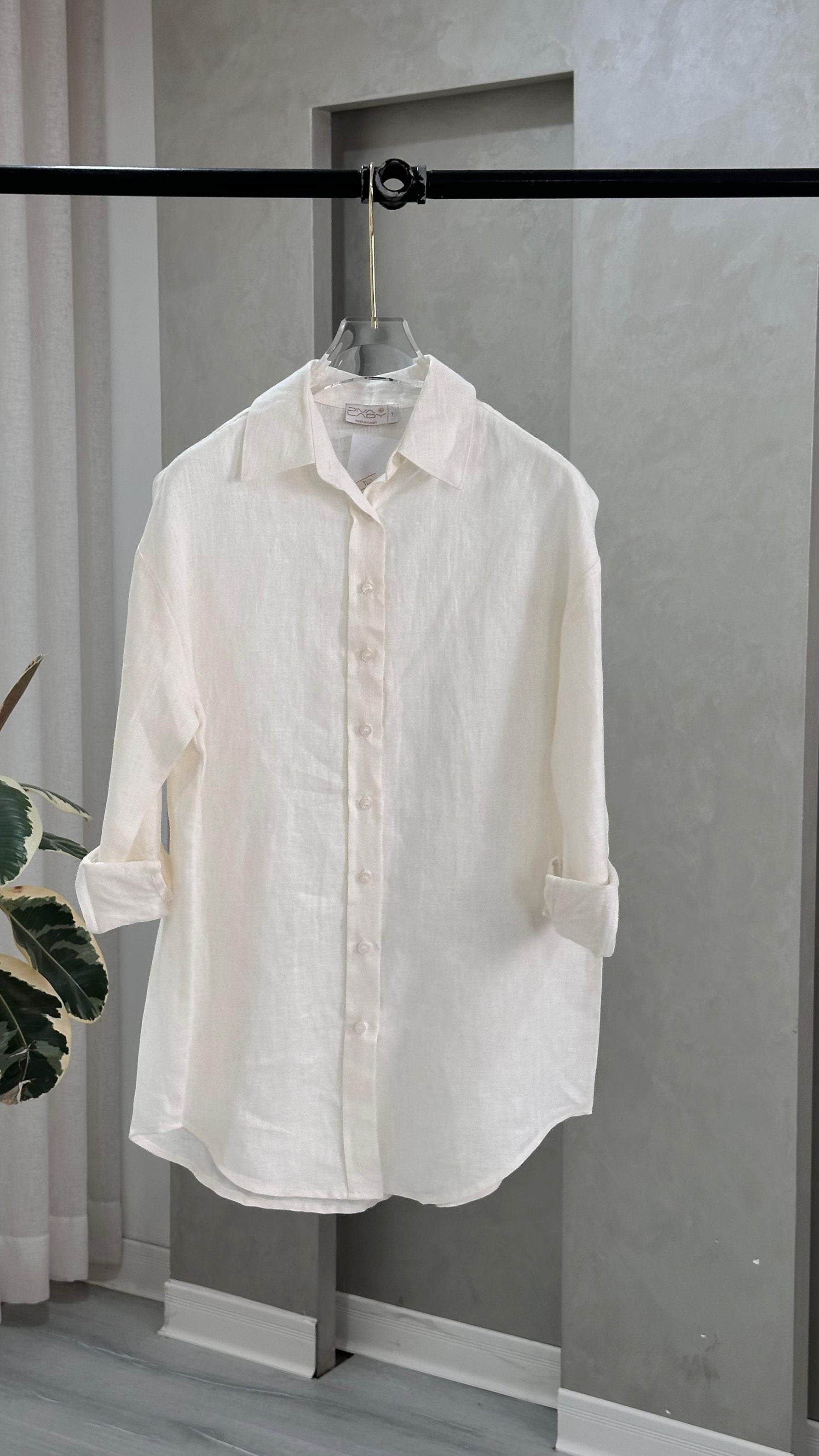 قميص نسائي شبه شفاف