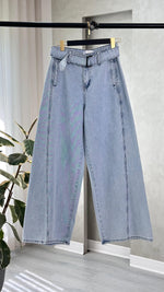 بنطلون نسائي مع حزام