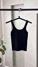 توب نسائي عملي