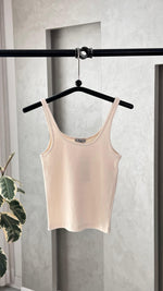 توب نسائي عملي