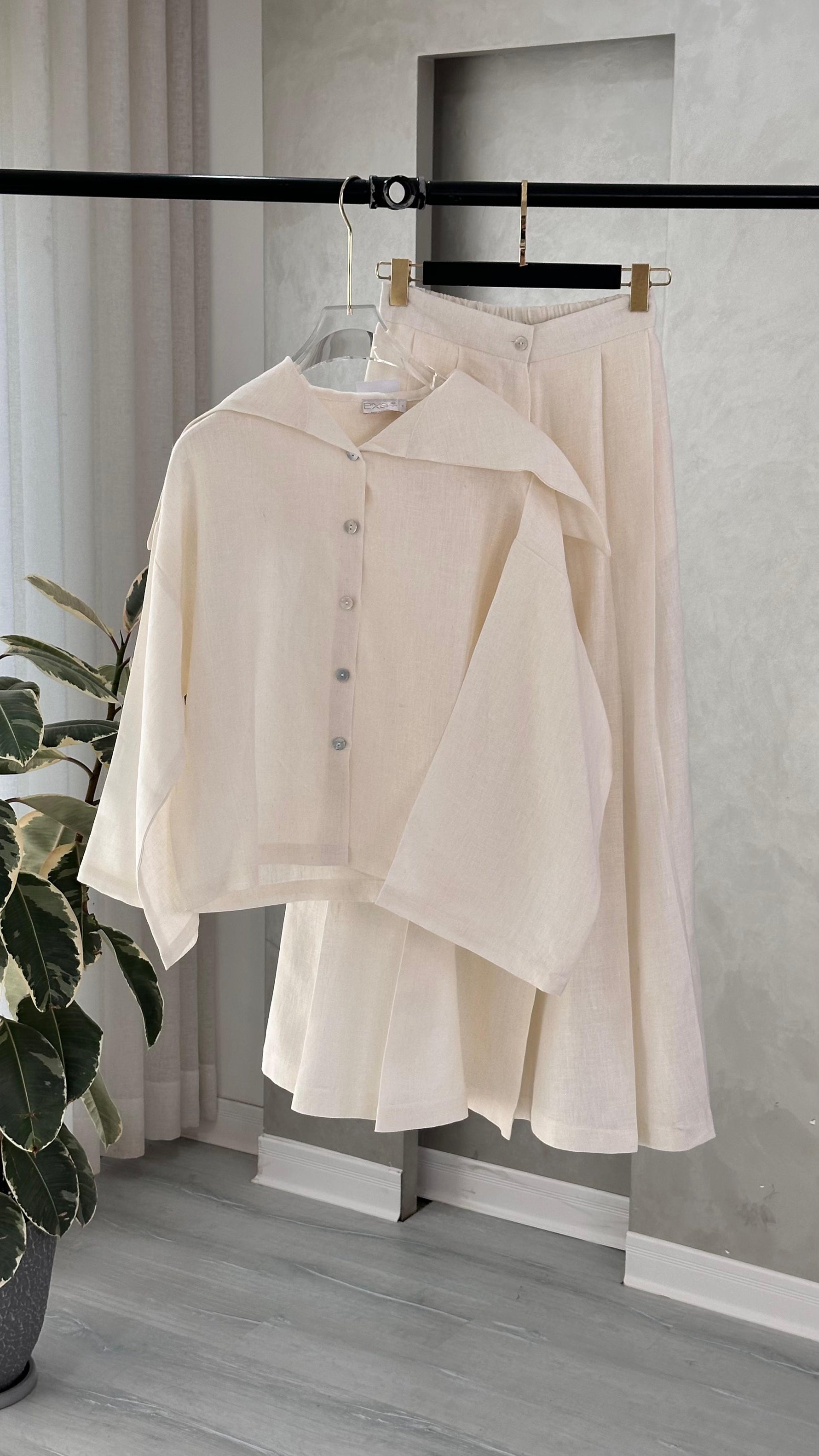 بدلة نسائي واسعة وفضفاضة