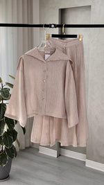 بدلة نسائي واسعة وفضفاضة