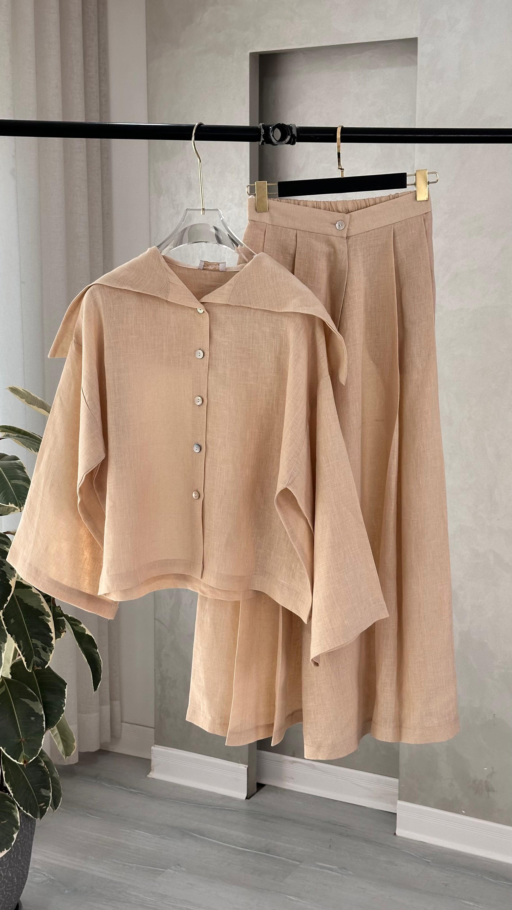 بدلة نسائي واسعة وفضفاضة