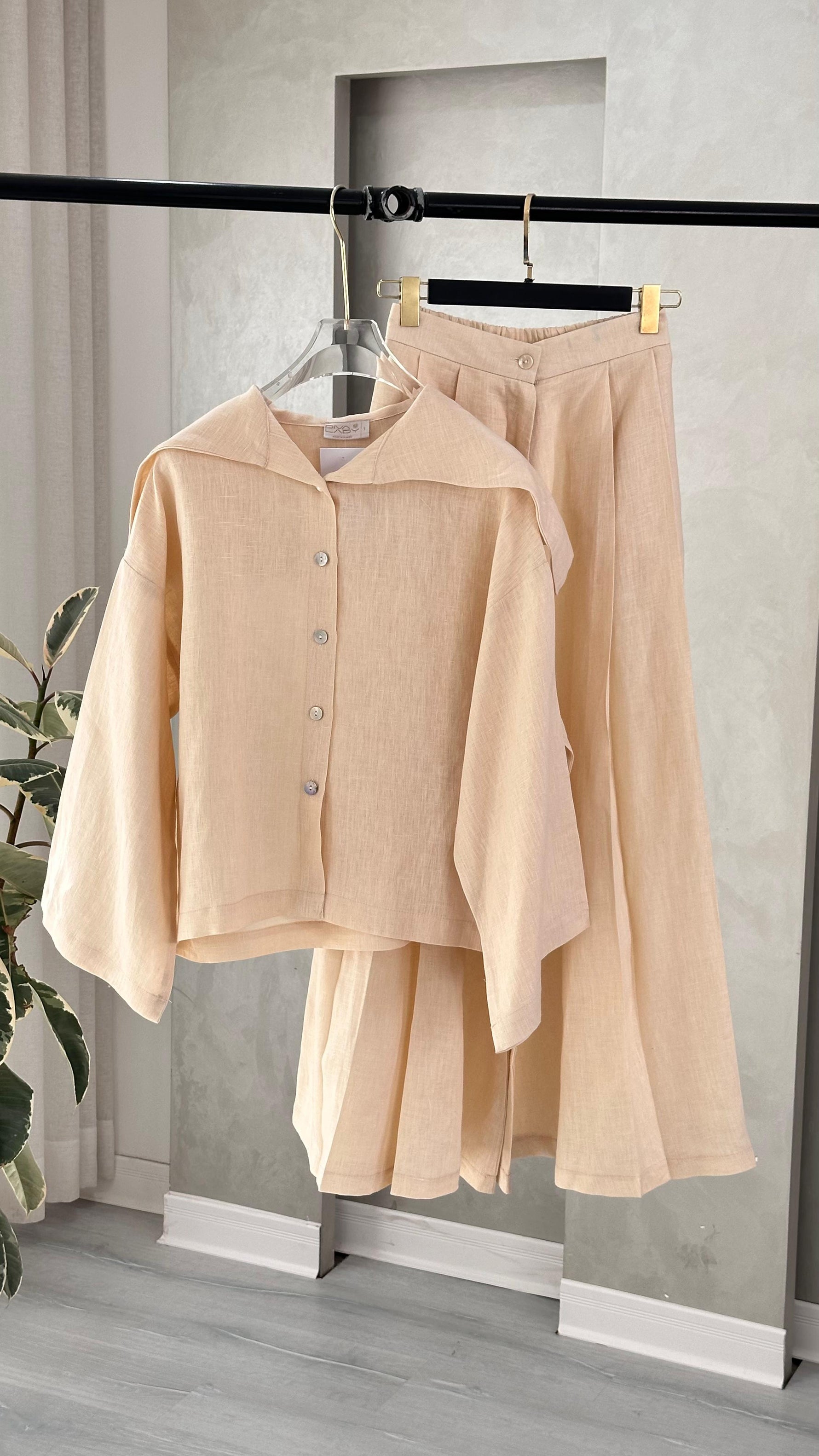 بدلة نسائي واسعة وفضفاضة