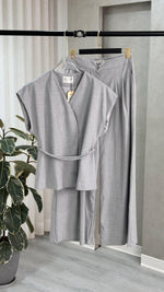 بدلة نسائي من غير اكمام