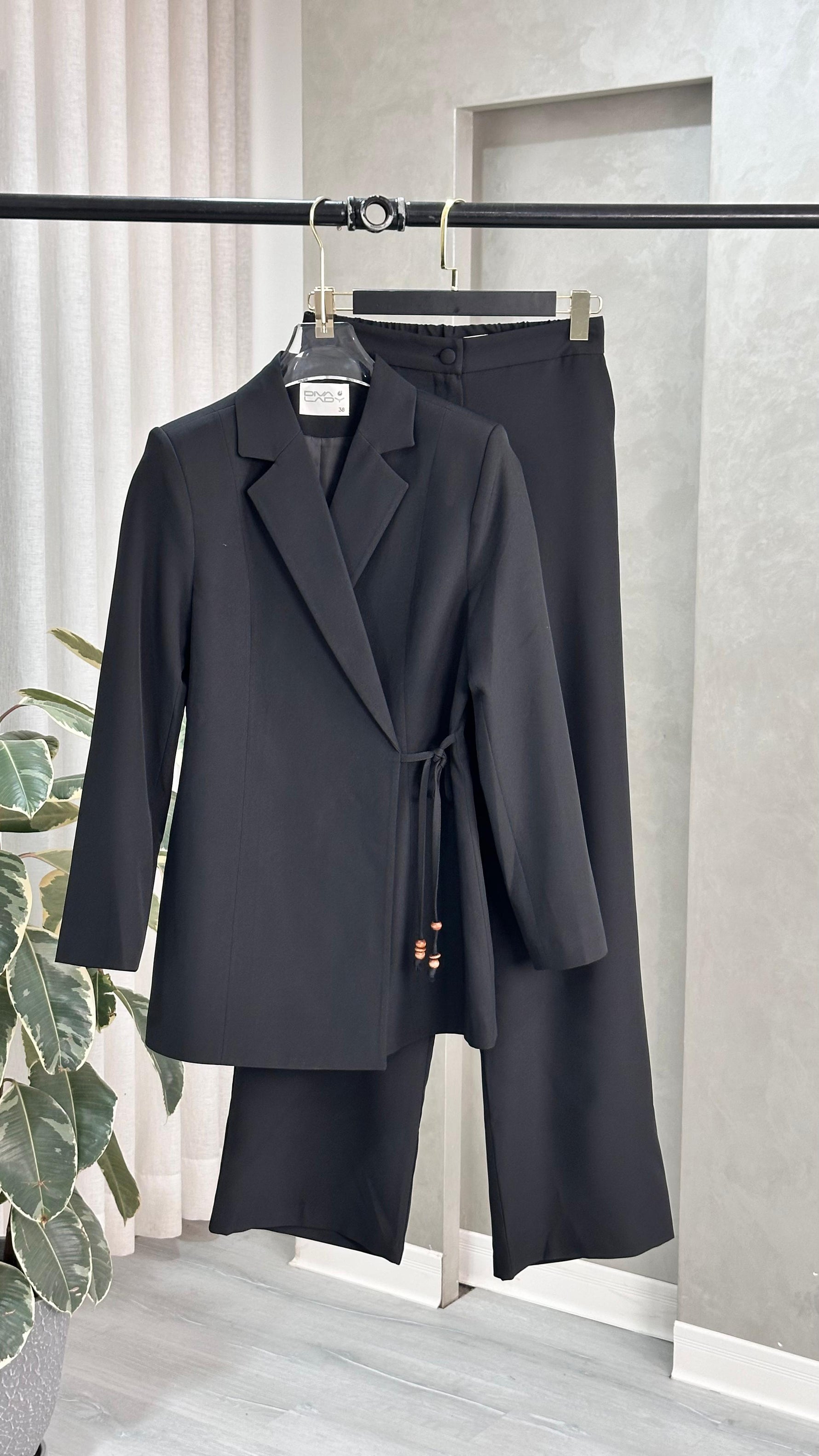 بدلة نسائي ربطة باكمام