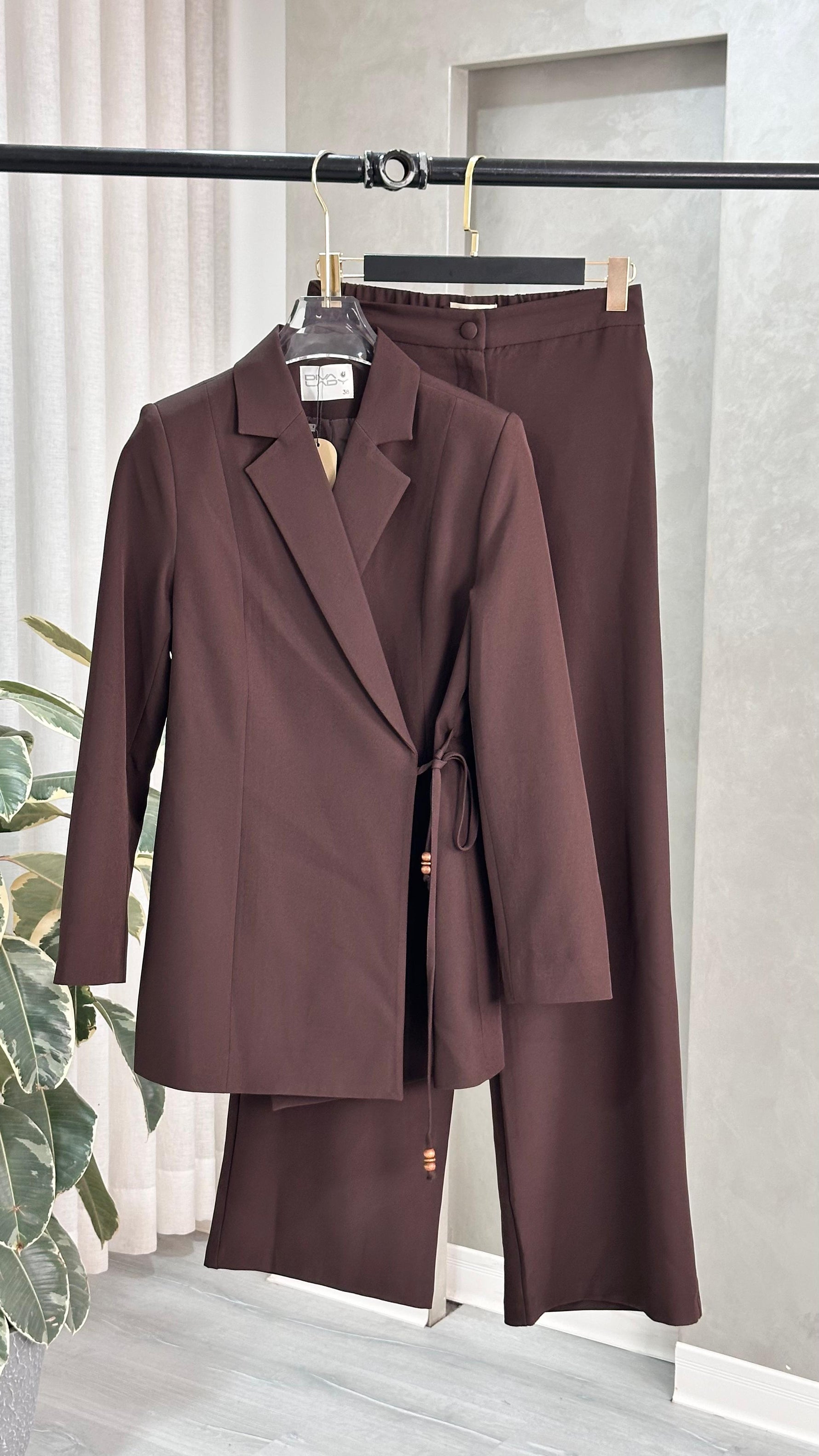 بدلة نسائي ربطة باكمام