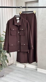 بدلة نسائي بجيوب كبيرة