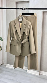 بدلة نسائي قصير حزام