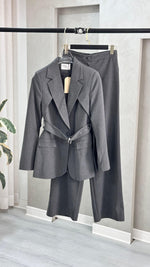 بدلة نسائي قصير حزام