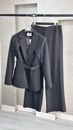 بدلة نسائي قصير حزام