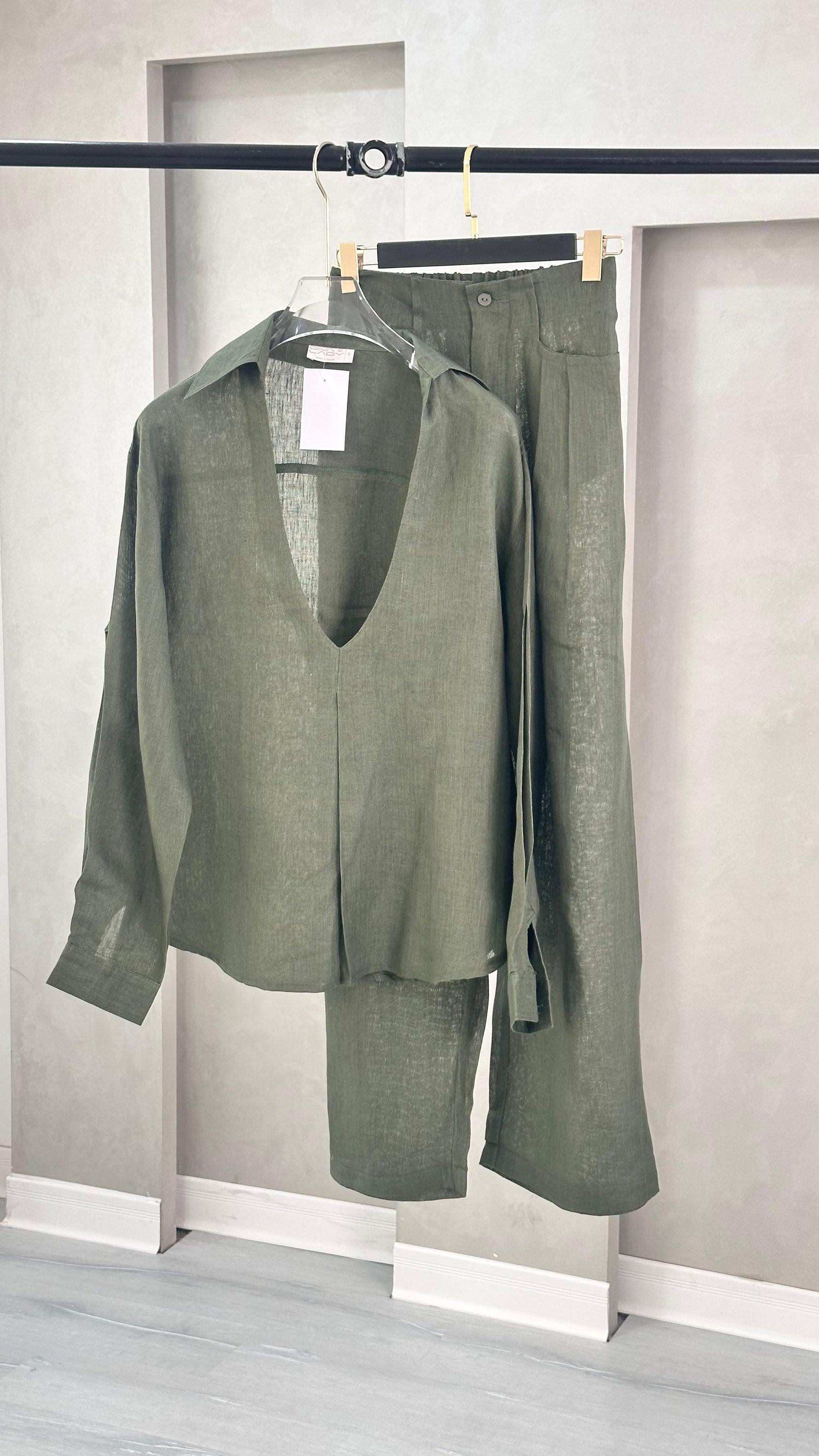 بدلة نسائي واسع وبسيط