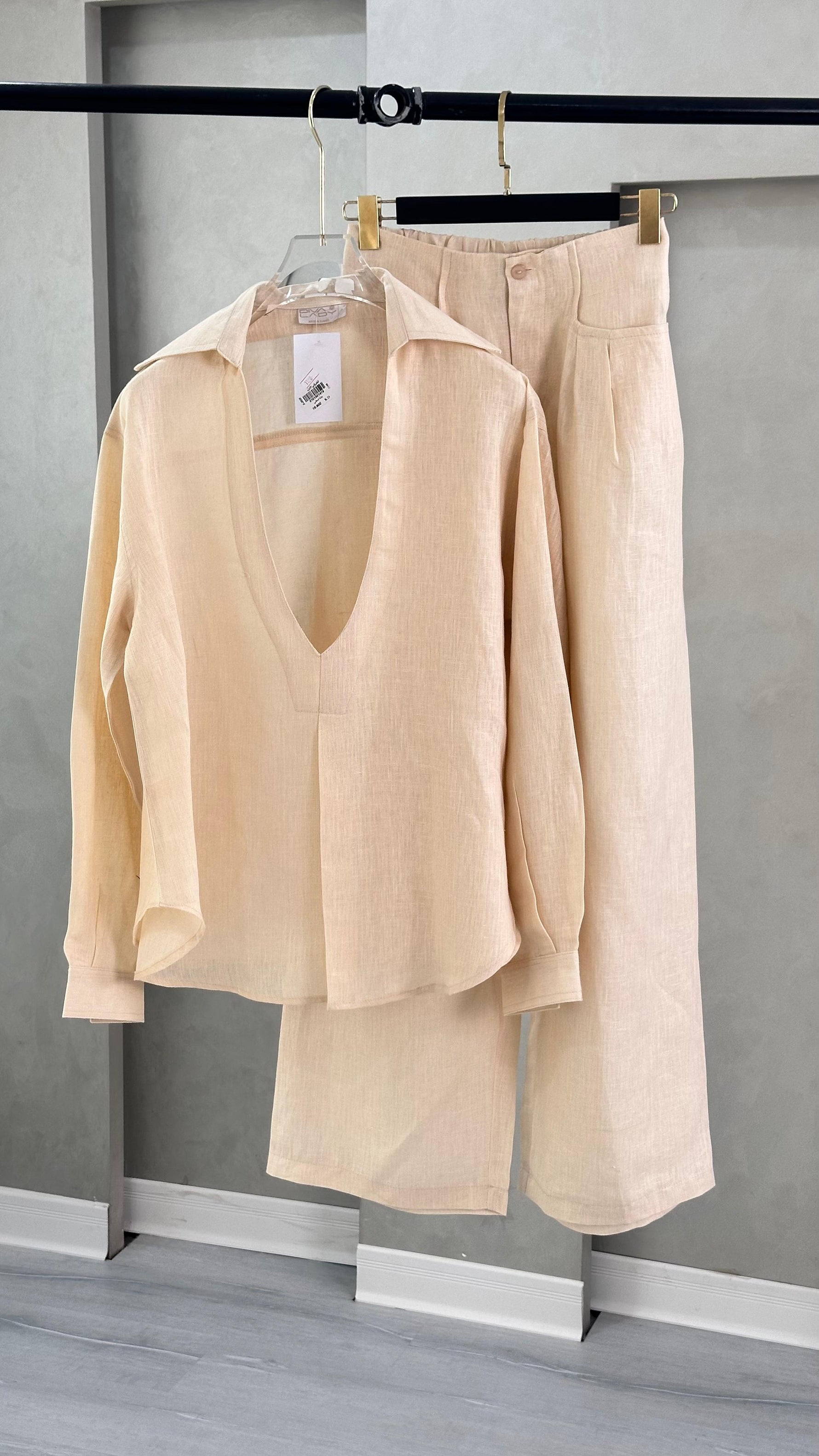 بدلة نسائي واسع وبسيط