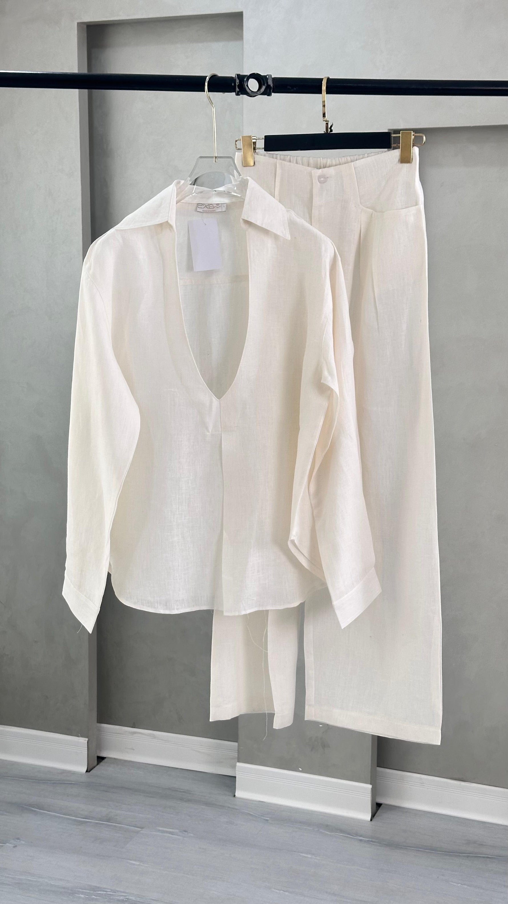 بدلة نسائي واسع وبسيط