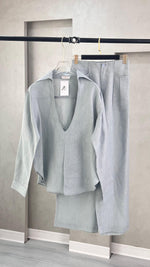 بدلة نسائي واسع وبسيط