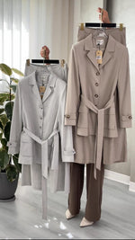 بدلة نسائي ازرار و حزام