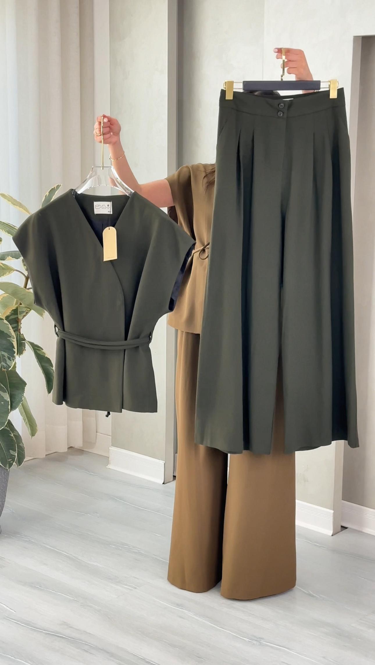 بدلة نسائي من غير اكمام