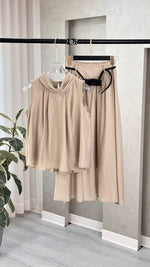 بدلة توب منسدل وتنورة