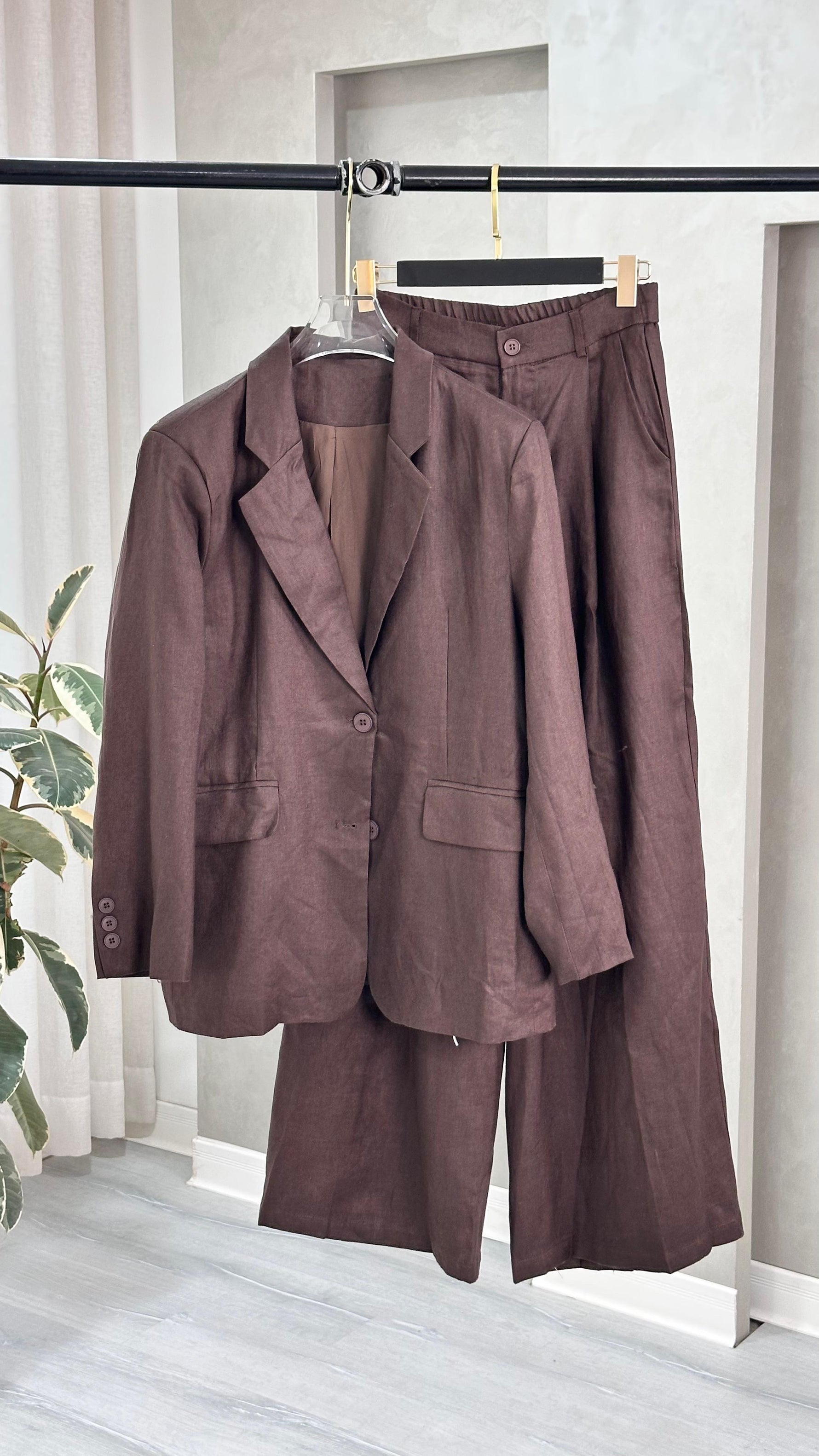 بدلة نسائي واسعة