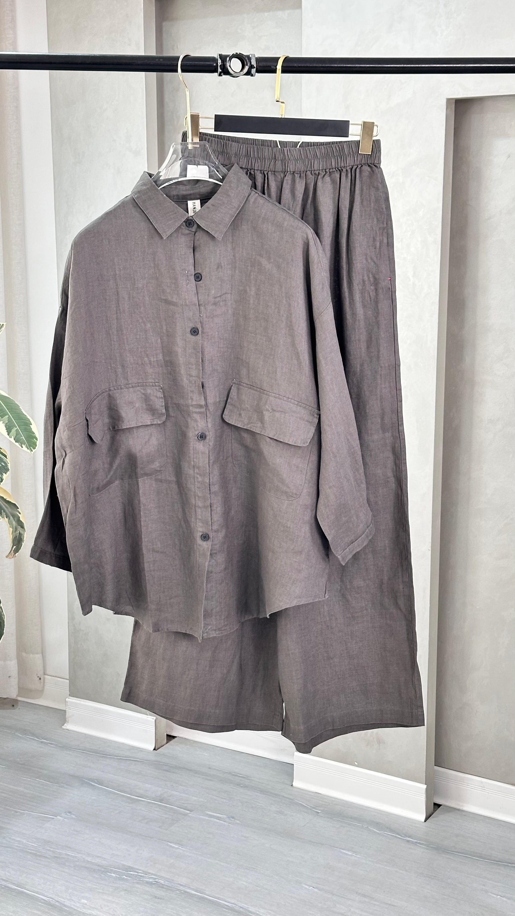 بدلة نسائي لينن