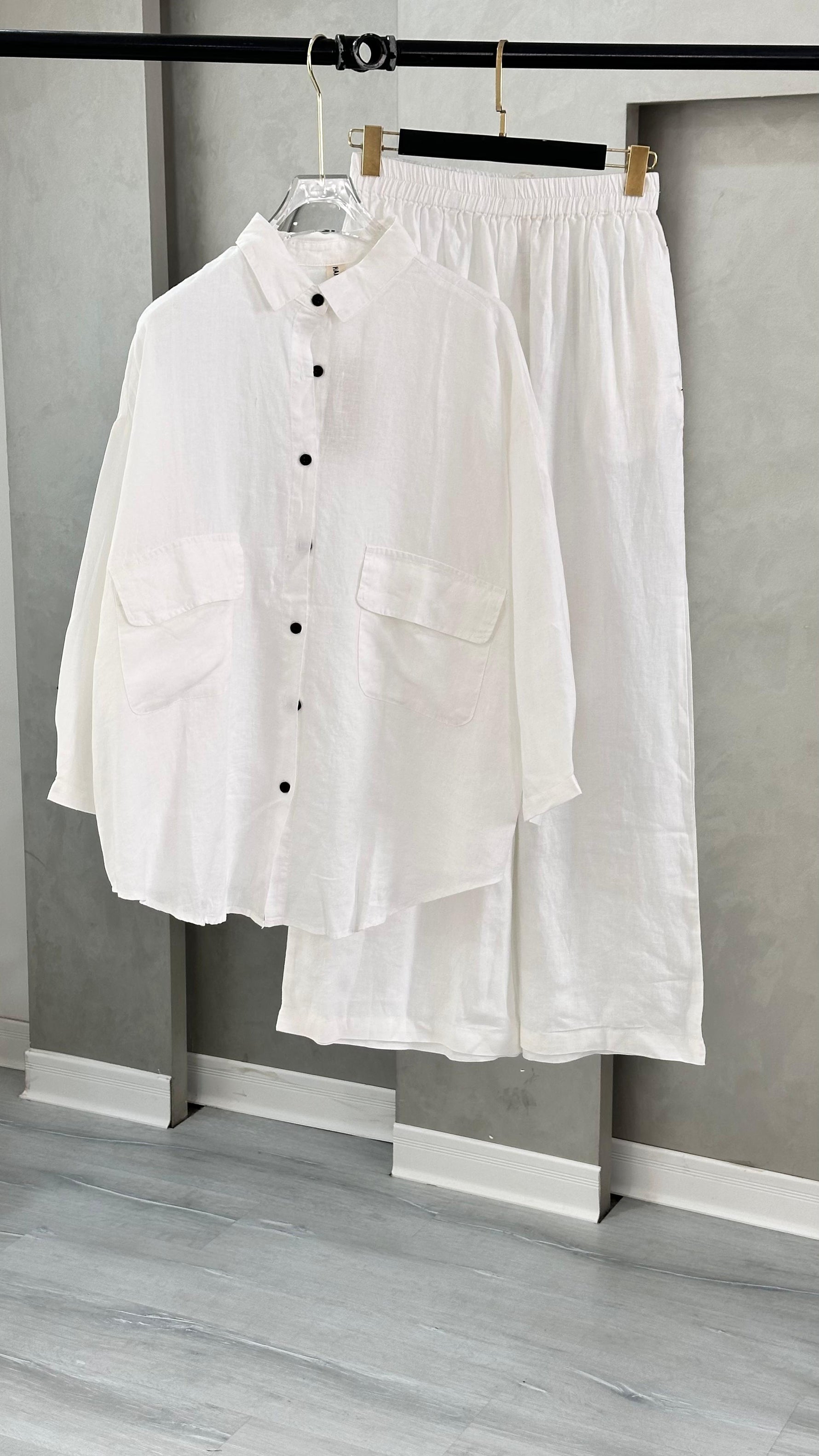 بدلة نسائي لينن