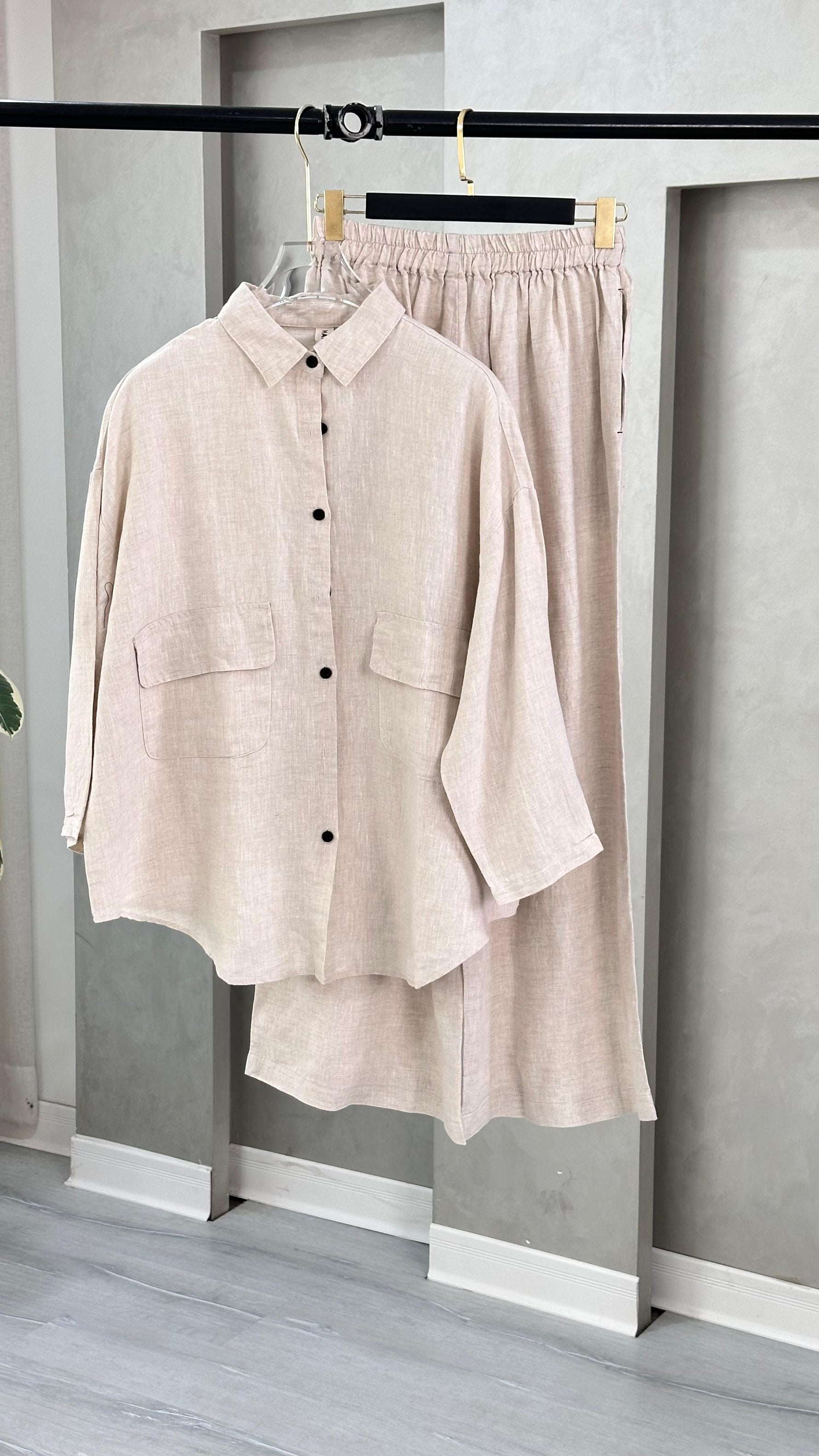 بدلة نسائي لينن