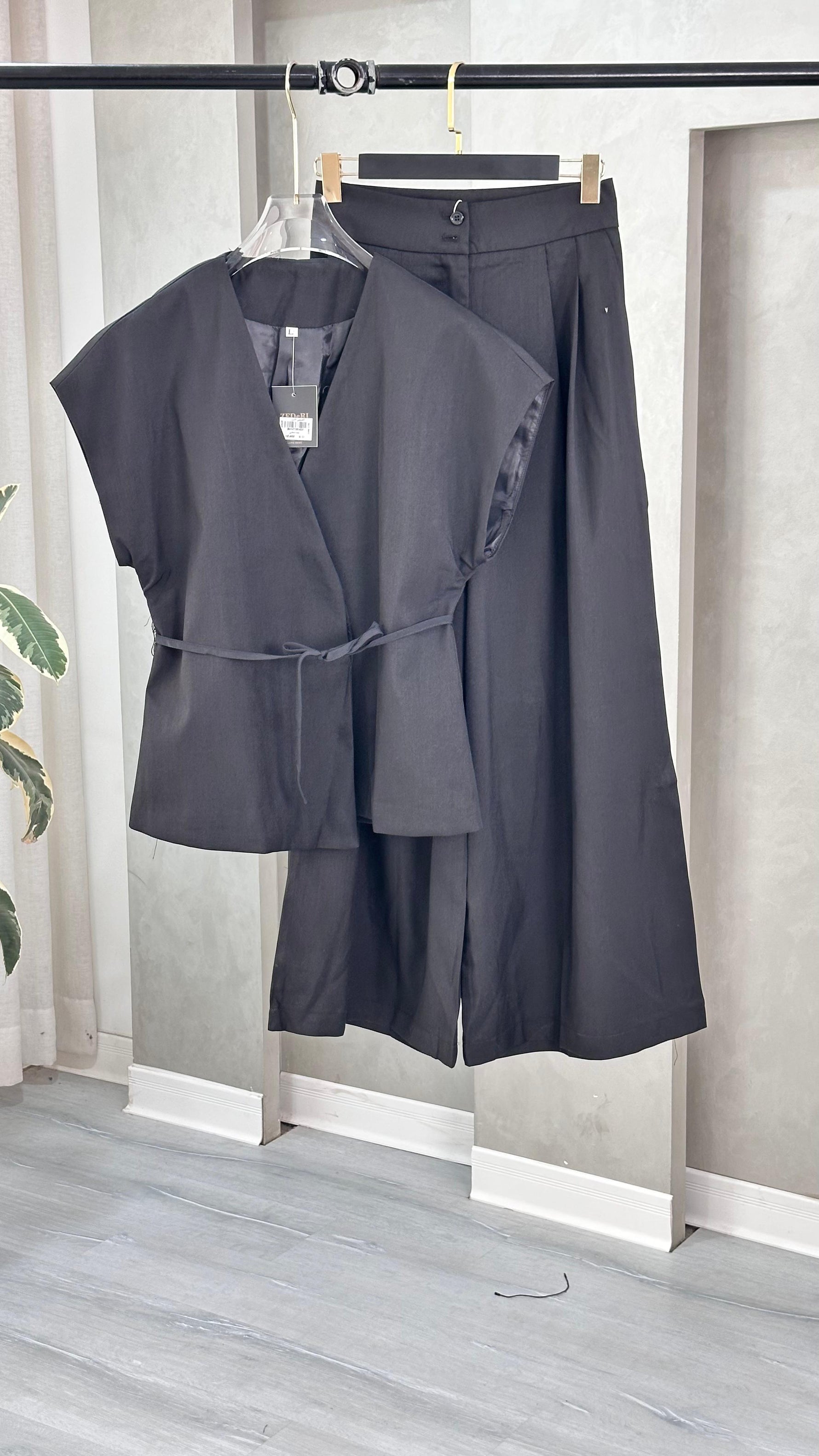 بدلة نسائي تنورة