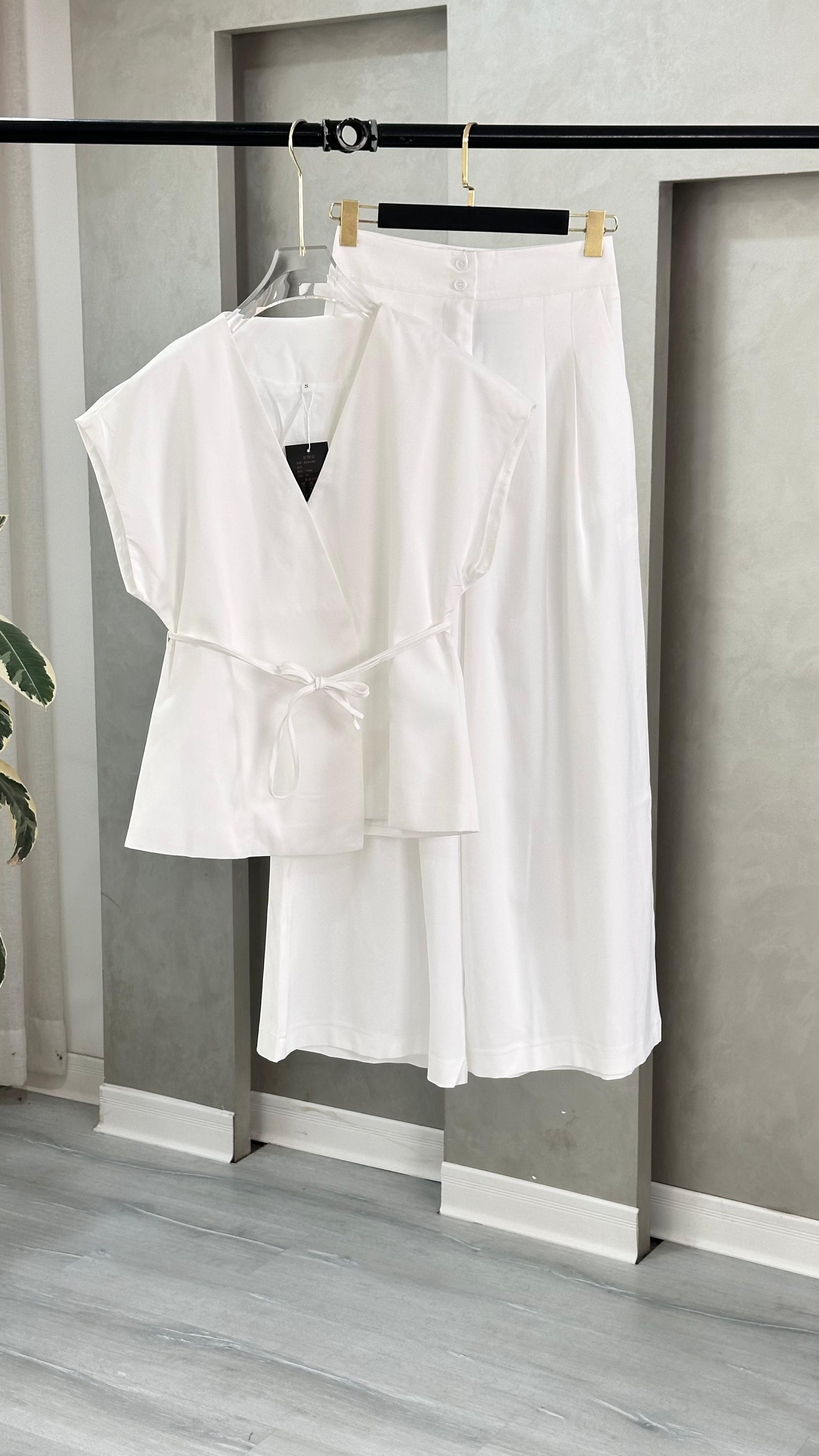 بدلة نسائي تنورة