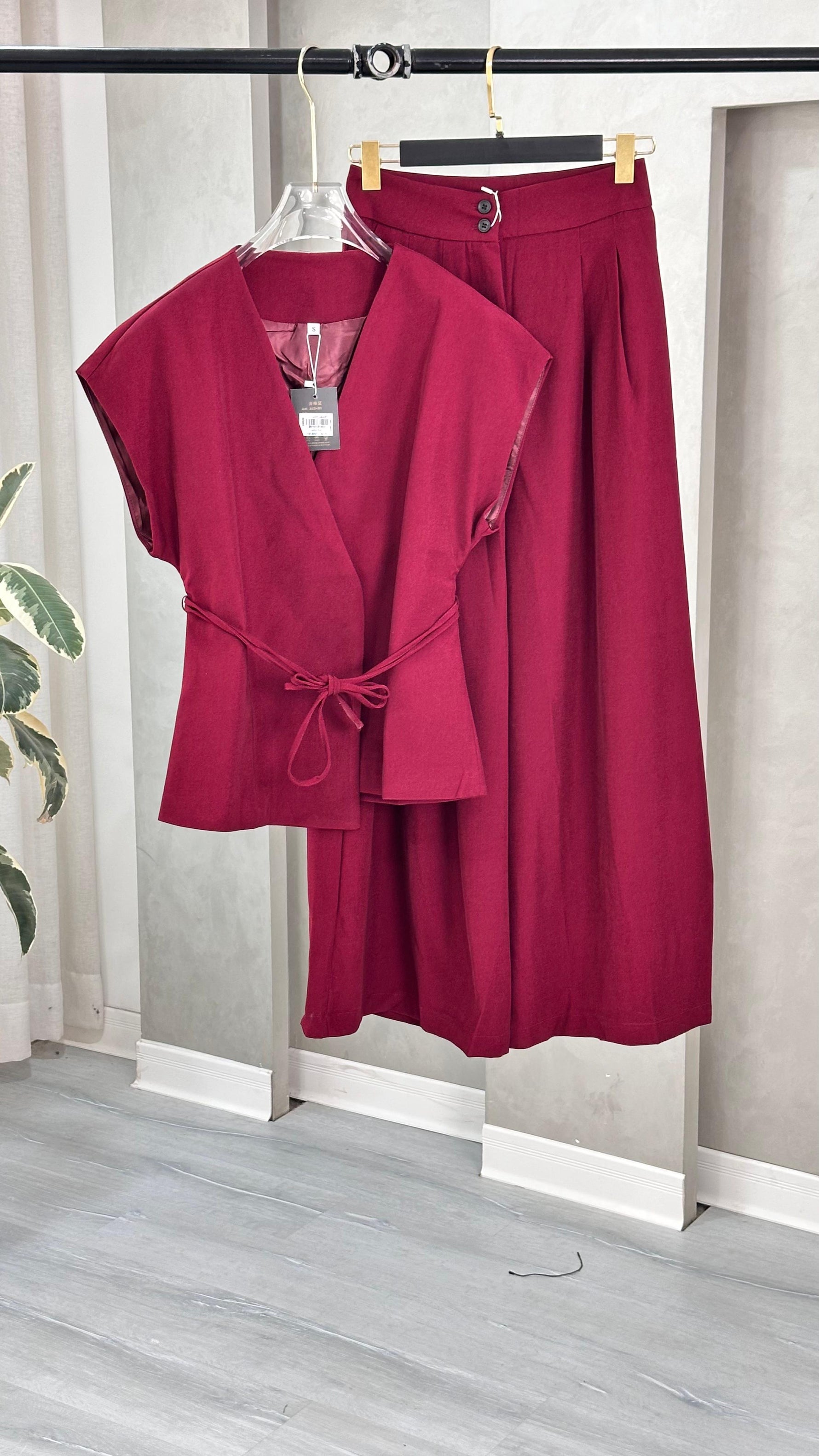 بدلة نسائي تنورة