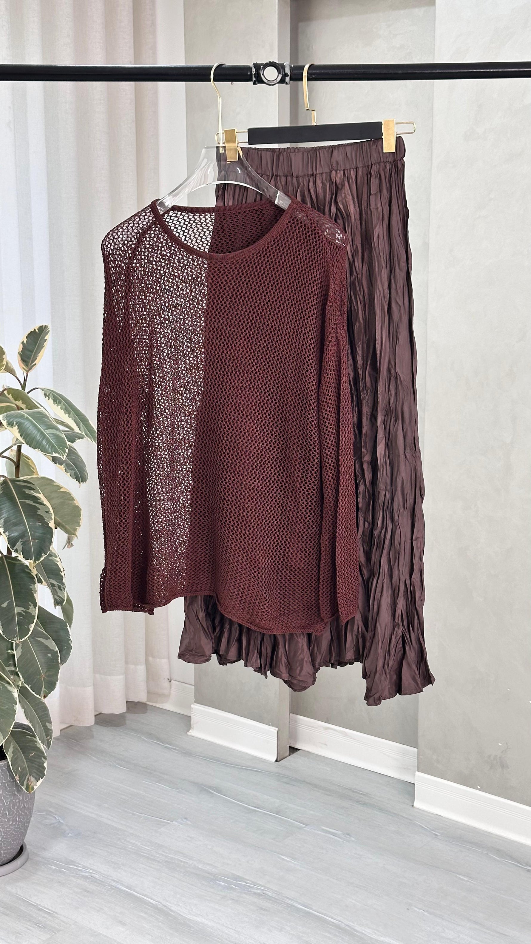 بدلة تنورة شبك