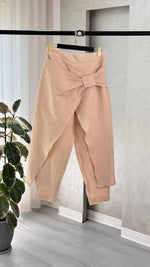 بنطلون نسائي