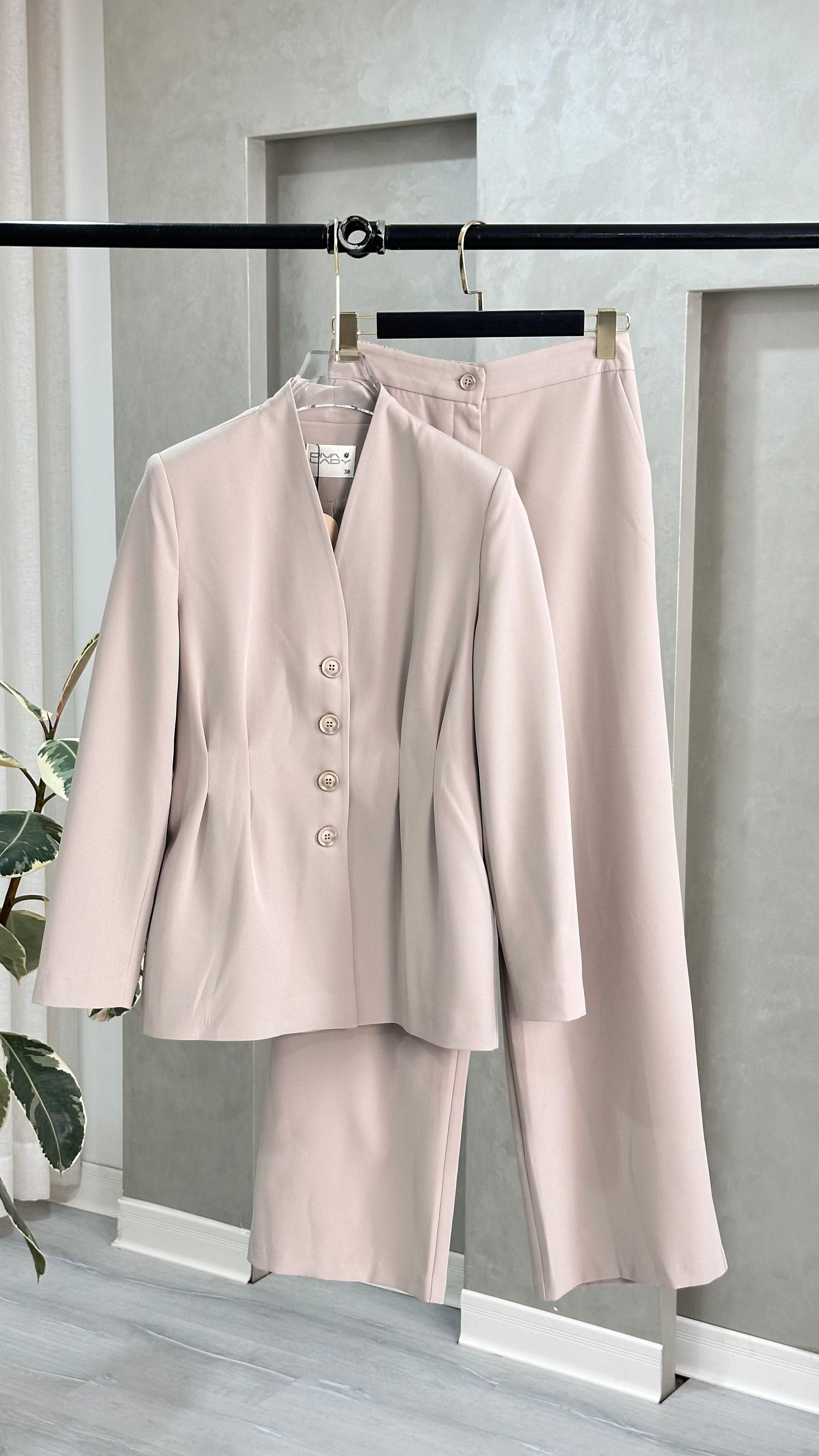 بدلة نسائى رسمية