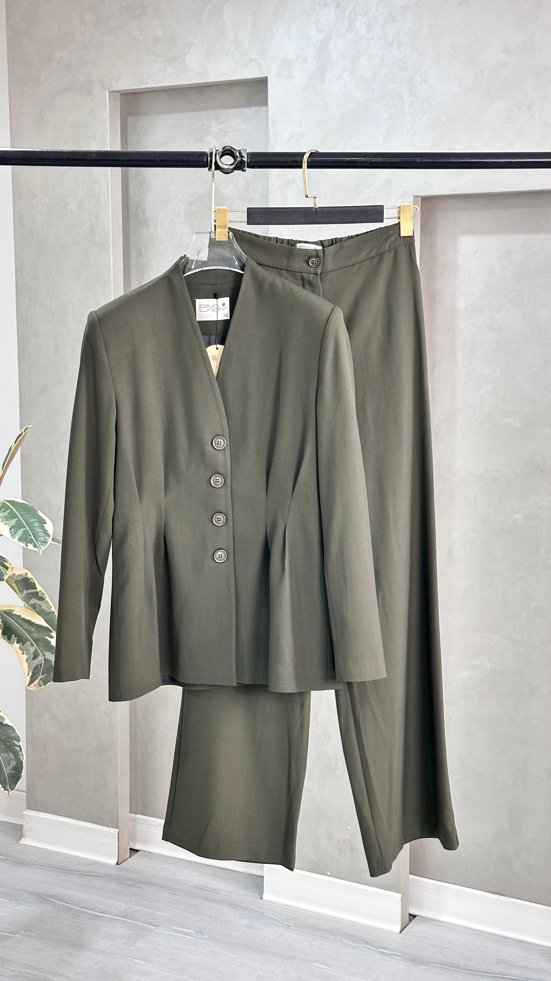 بدلة نسائى رسمية