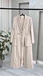 جاكيت نسائي بقص جانبية