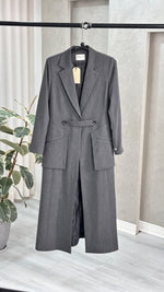 جاكيت نسائي بقص جانبية