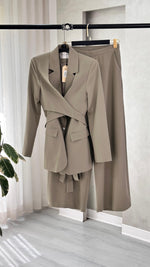 بدلة رسمي حزام لف