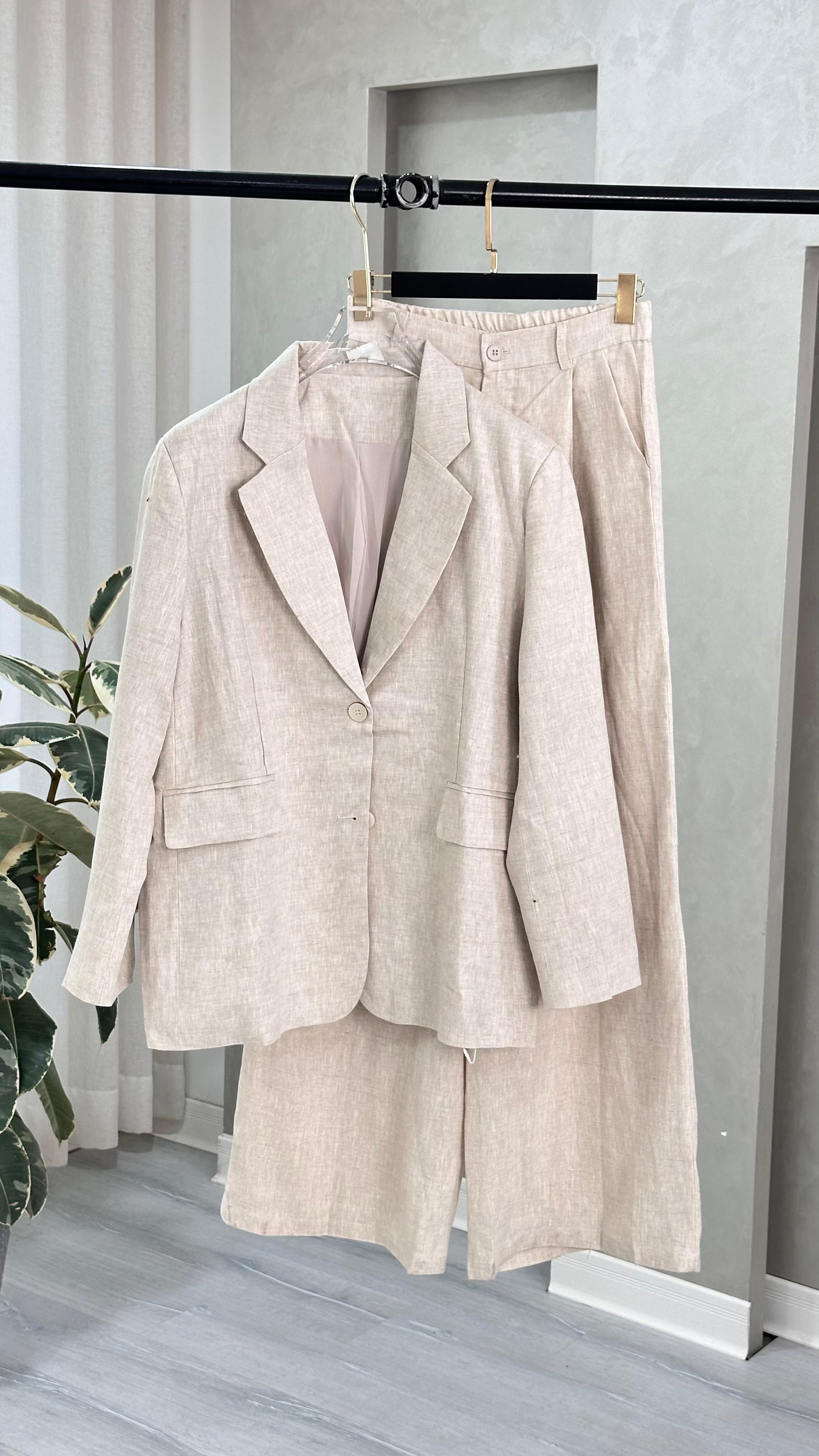 بدلة نسائي محتشمة