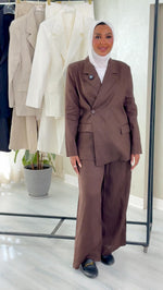 بدلة نسائي مغلق جانبياً